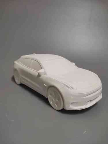 從“小藝術(shù)家”到“小車迷” 石膏彩繪汽車模型的銷售新思路