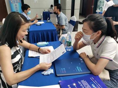 超2000個崗位直播帶崗,名校人才直通車開進武漢大學